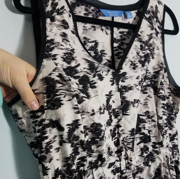 Vera Wang neutral print dress w/ pockets, M - Picture 4 of 8